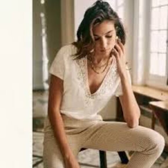 CJ Banks White Short Sleeve Linen and Cotton Top with Silver Embellishments 1X - Picture 1 of 6